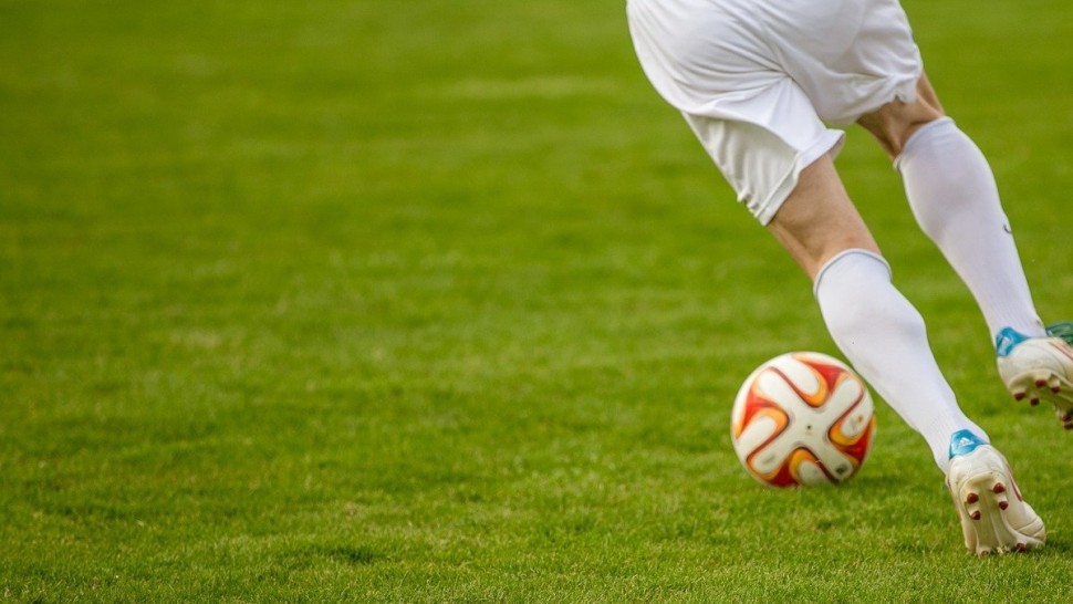 الدوريات الأوروبية: قمة نابولي وميلان تتصدر مباريات الليلة