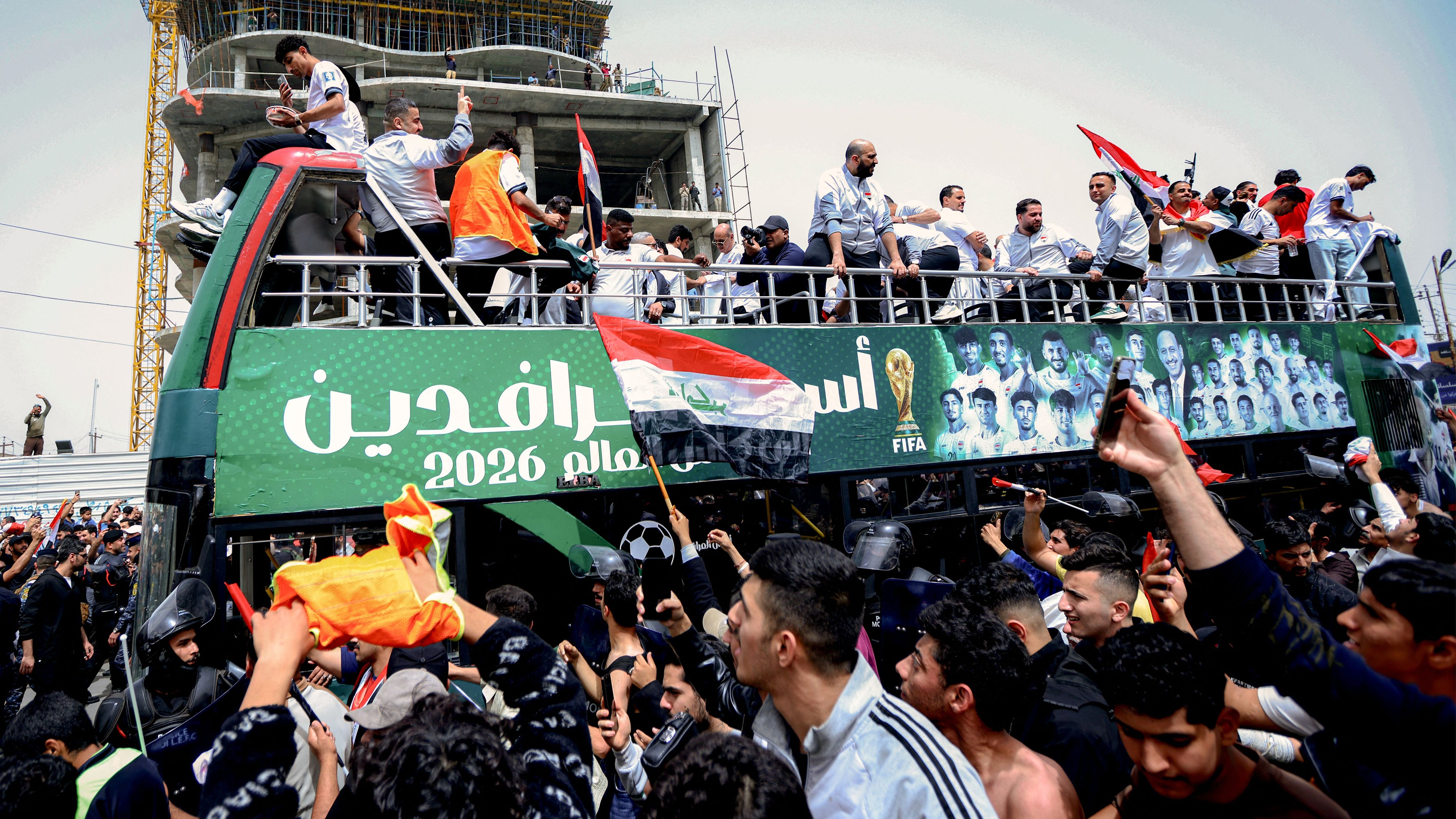 فيديو| أسود الرافدين يُشعلون بغداد.. احتفالات تاريخية بالتأهل لمونديال 2026