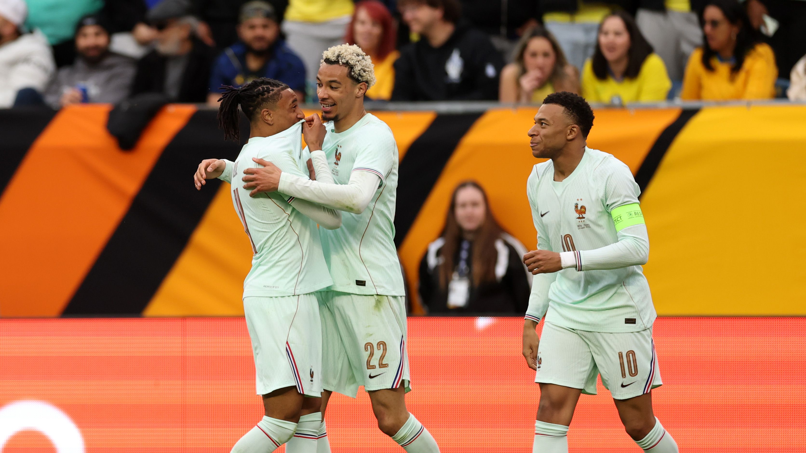 جدول مباريات اليوم الأحد 29 مارس 2026 .. والقنوات الناقلة والمعلقين