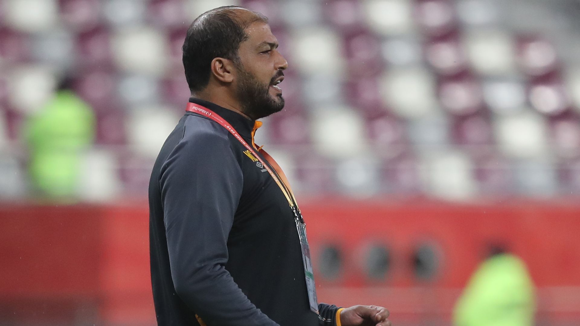 سانتوس يركز على التحديات المقبلة بعد انتصار الجيش الملكي المثير