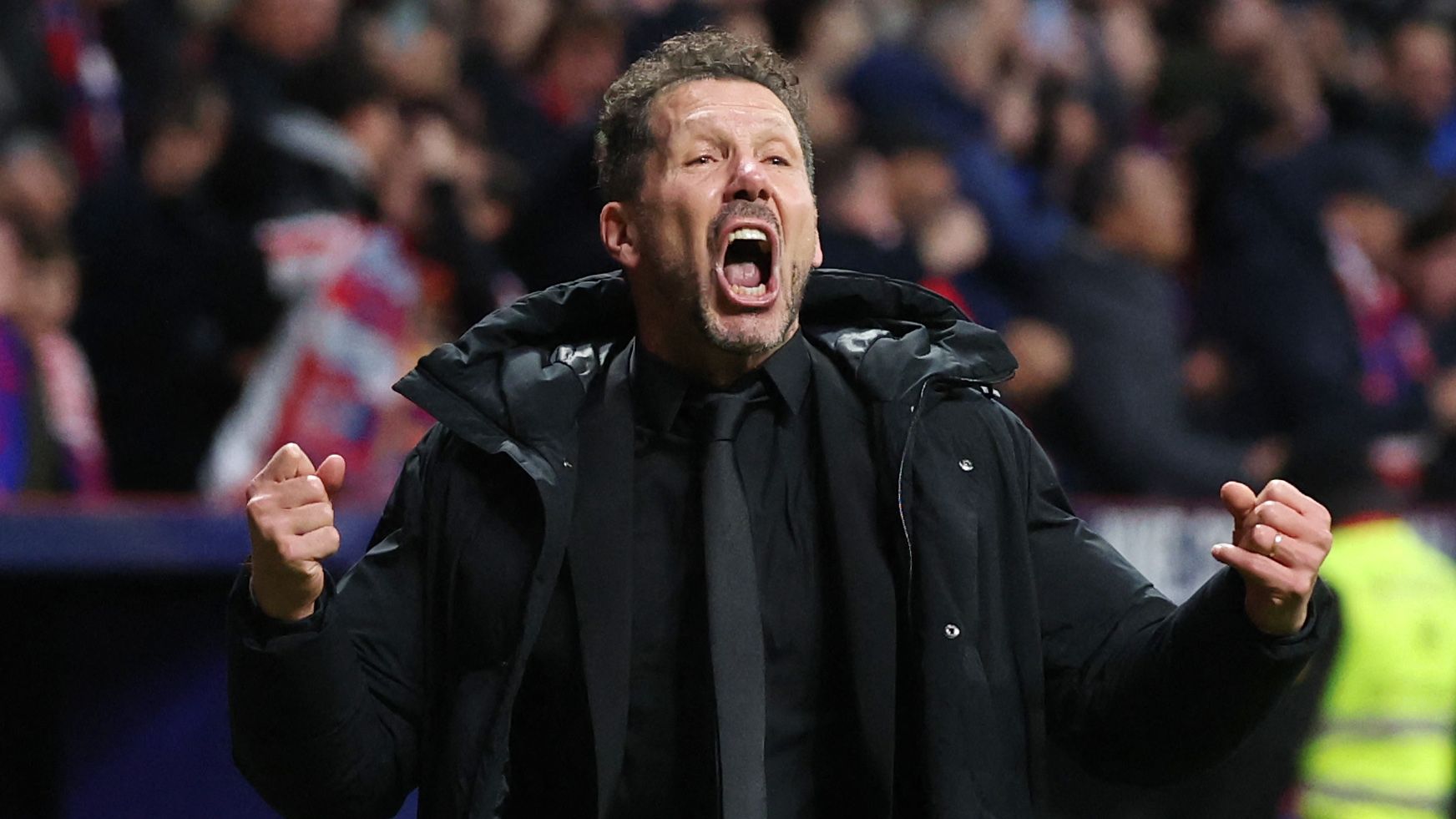 فرصة جديدة للتألق: سيميوني يستعد لمواجهة مثيرة في دوري الأبطال