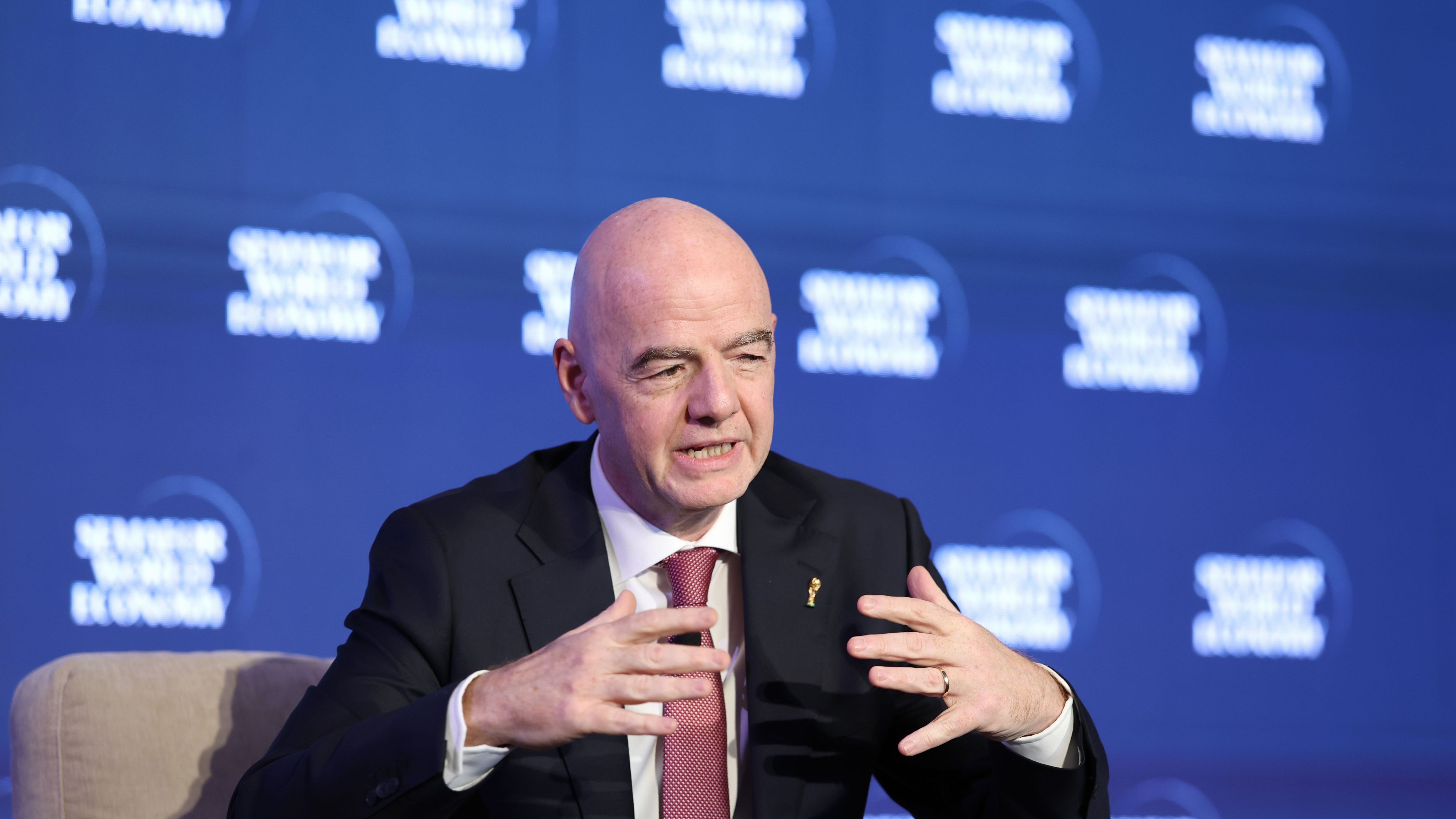 إنفانتينو يشيد بأهمية مشاركة إيران في كأس العالم 2026